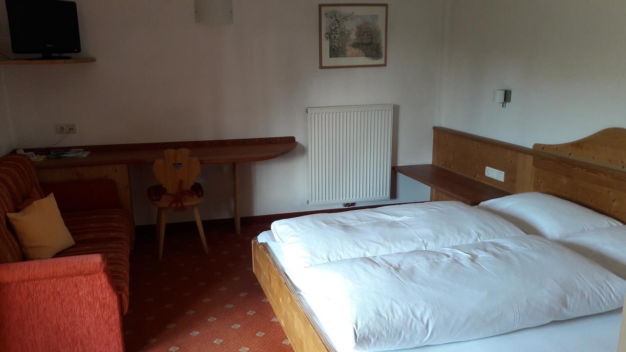 Hotel Arnstein Santa Gertrude Ngoại thất bức ảnh