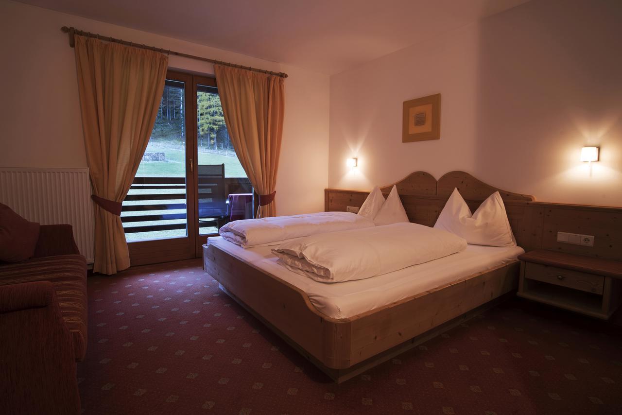 Hotel Arnstein Santa Gertrude Ngoại thất bức ảnh